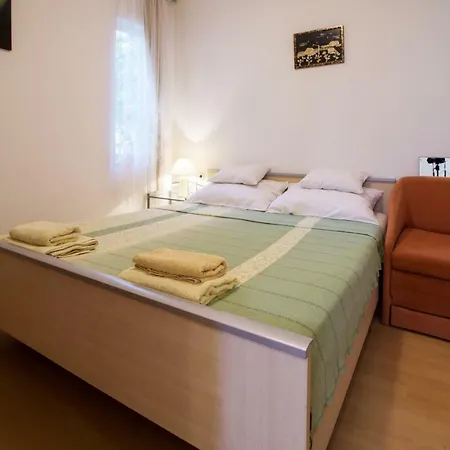 Mila Apartman Gornji Karin